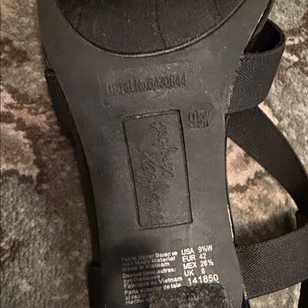 Dexflex Comfort Elegant Black Strappy Heels - Picture 6 of 8